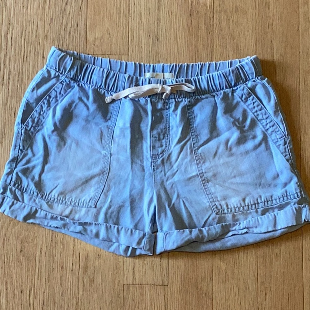 Cloth & Stone Sky Blue Women's pull on Shorts with rolled cuff